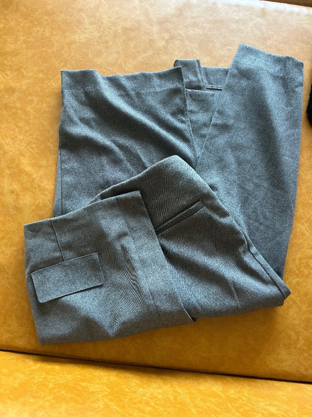 Adorable grey skirt